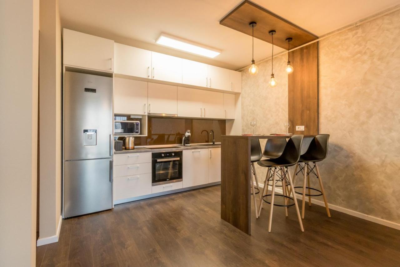 Modern Downtown Apartment Cluj-Napoca Esterno foto