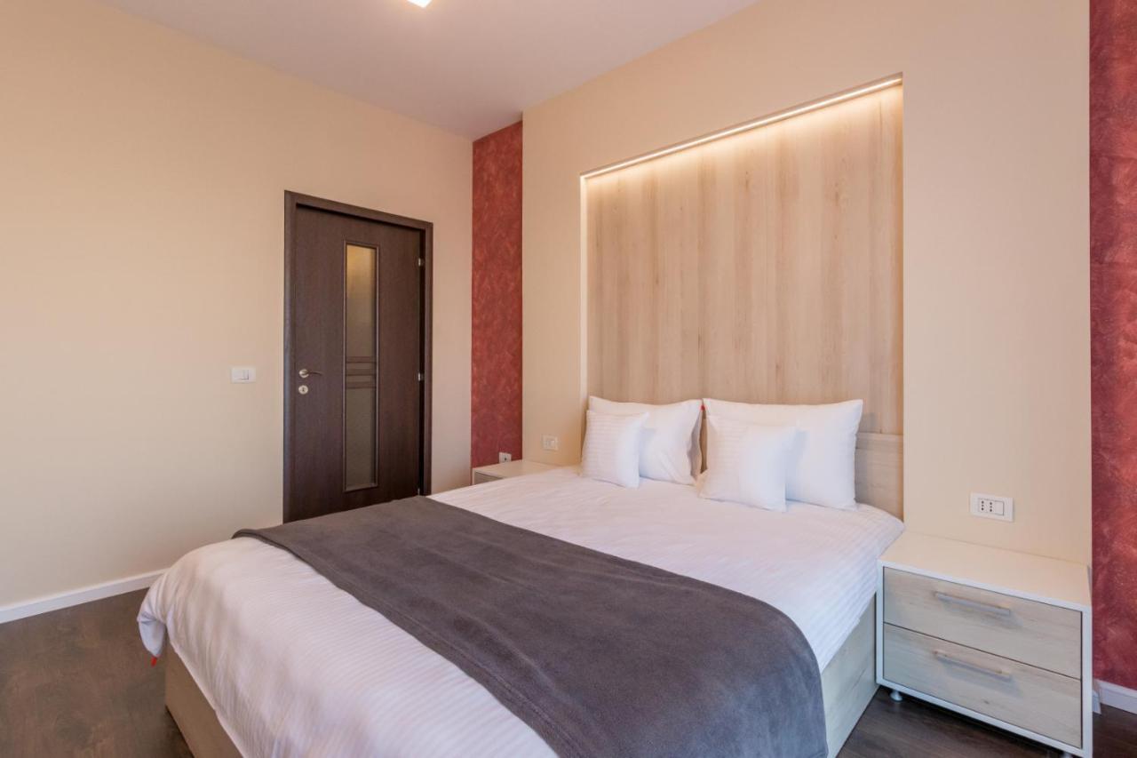 Modern Downtown Apartment Cluj-Napoca Esterno foto