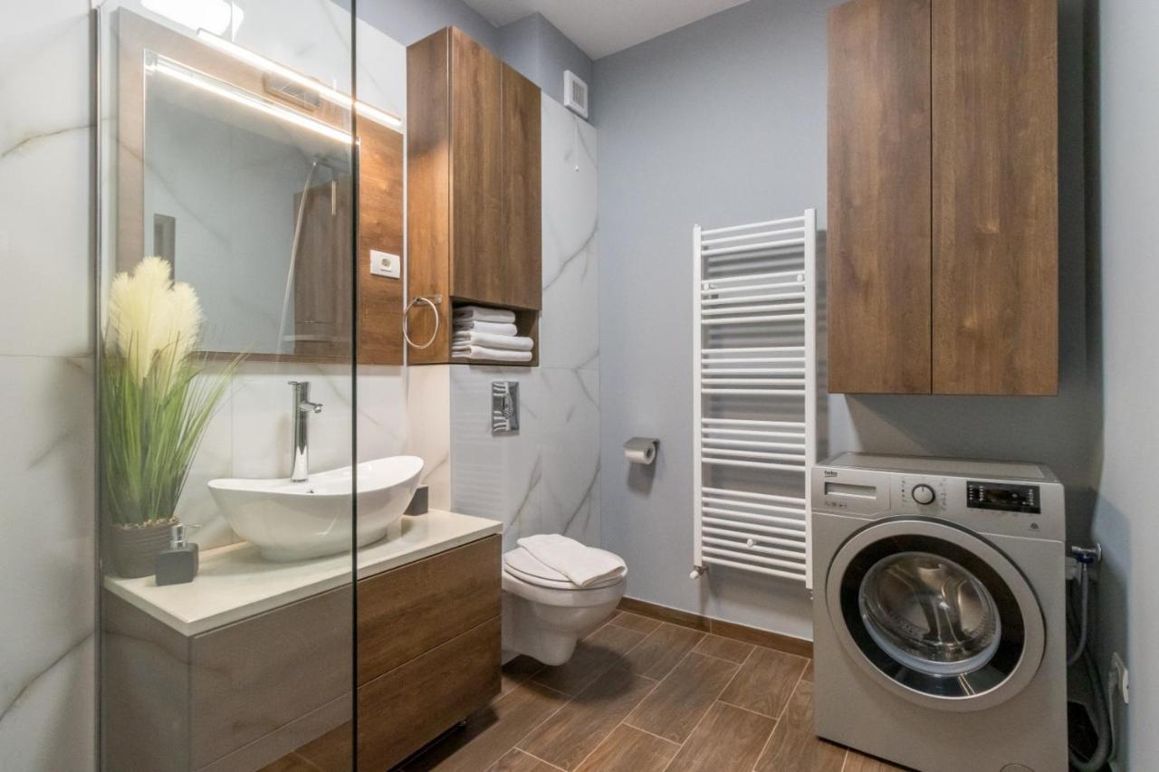 Modern Downtown Apartment Cluj-Napoca Esterno foto