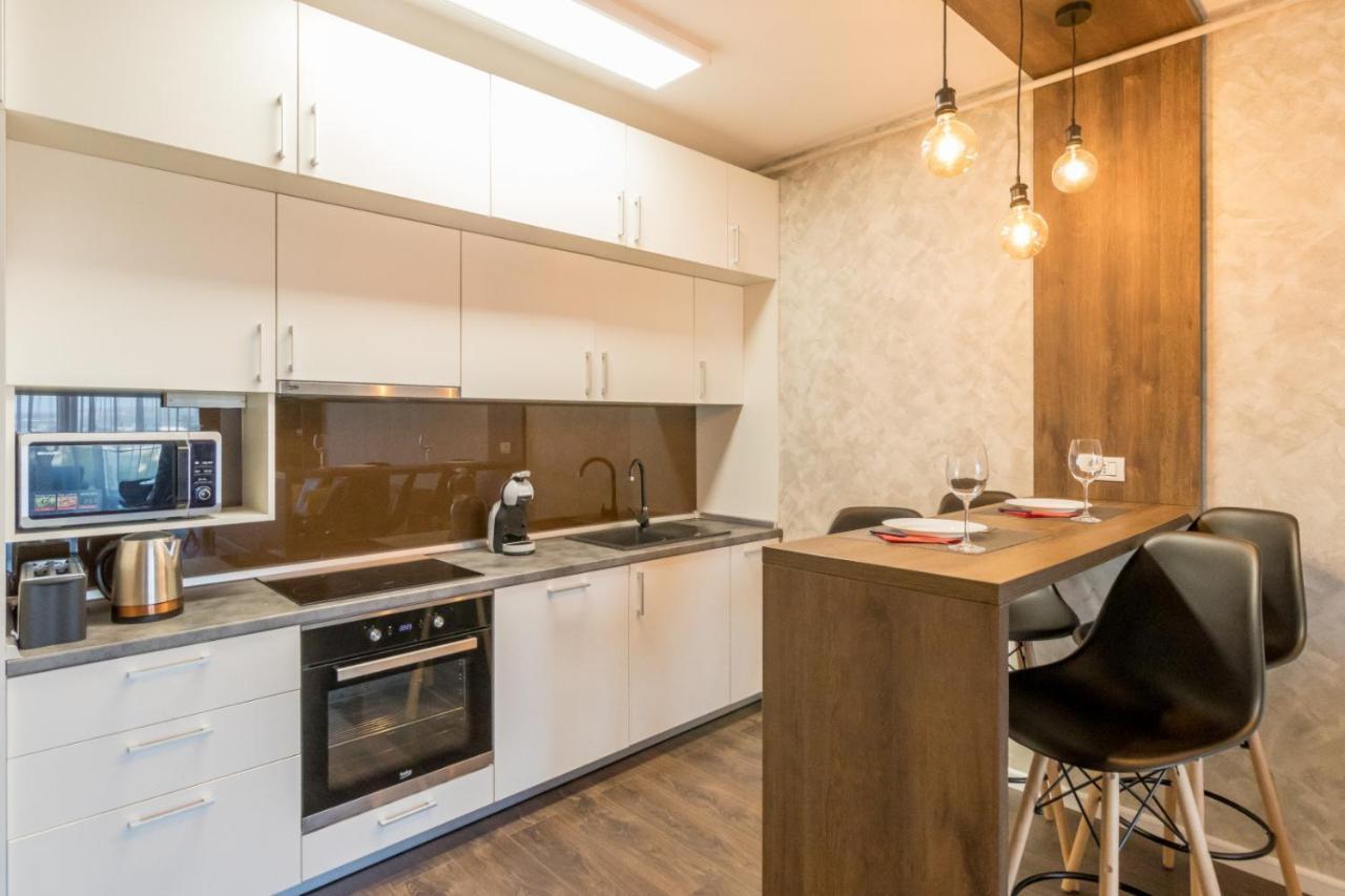 Modern Downtown Apartment Cluj-Napoca Esterno foto