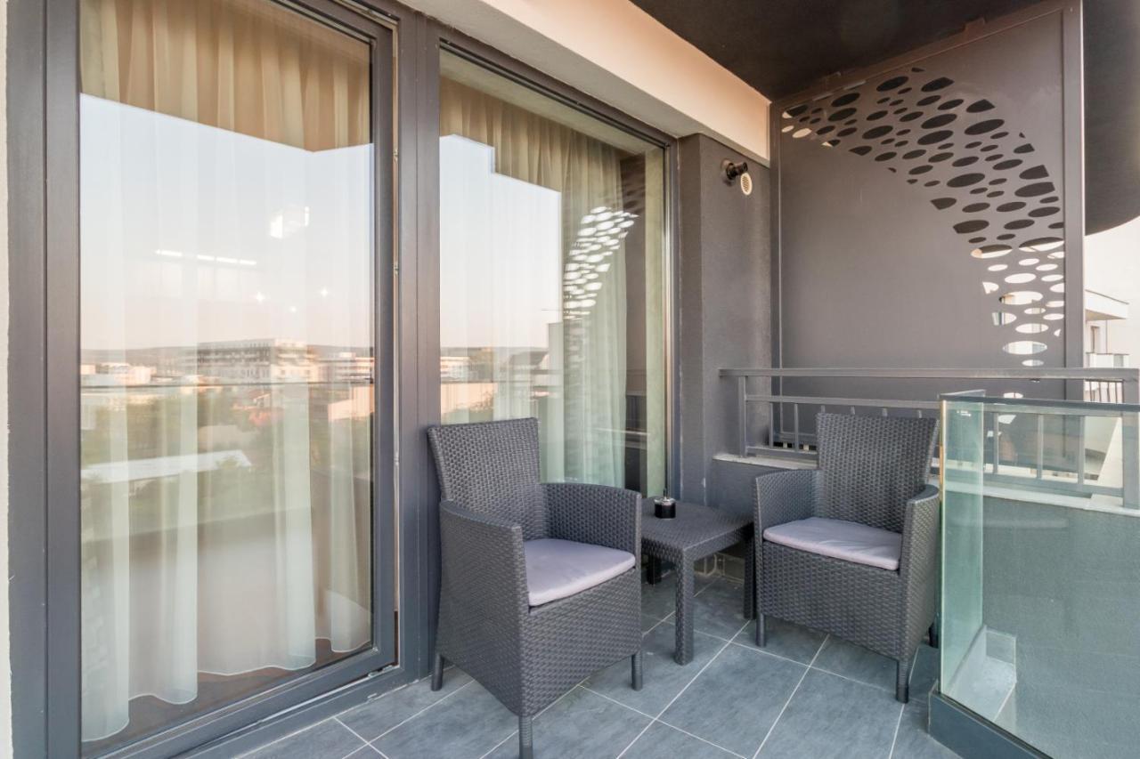 Modern Downtown Apartment Cluj-Napoca Esterno foto